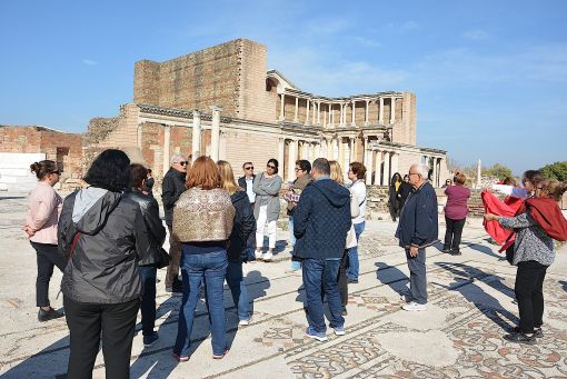  Salihli Eğitim Kültür ve Dayanışma Derneği İzmir